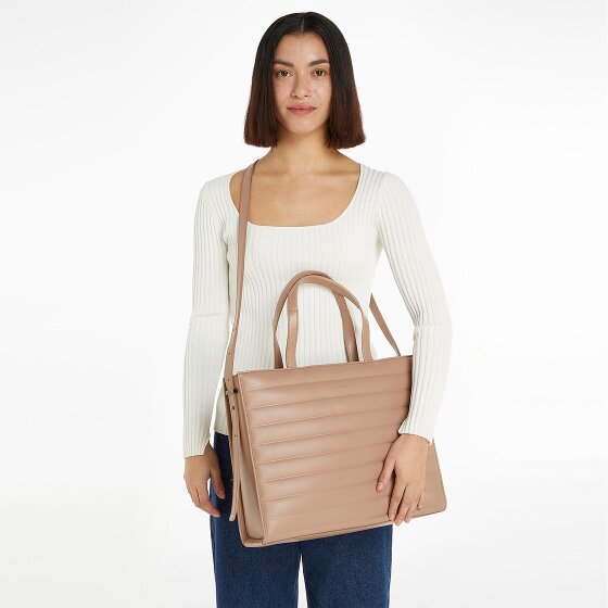 Calvin Klein Line Quilt Schultertasche 38 cm Calvin Klein Line Quilt Schultertasche 38 cm