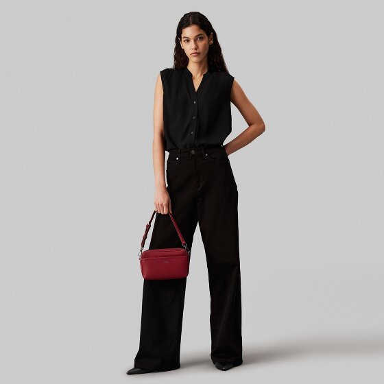 Calvin Klein CK Must Schultertasche 21.5 cm