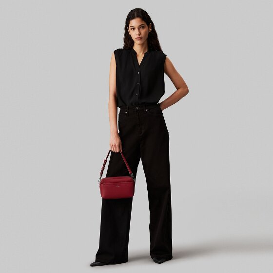 Calvin Klein CK Must Schultertasche 21.5 cm