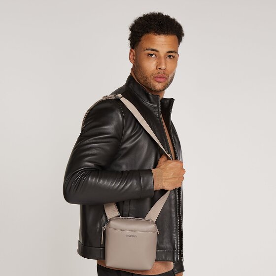 Calvin Klein Clean Essential Umhängetasche 15.5 cm Calvin Klein Clean Essential Umhängetasche 15.5 cm