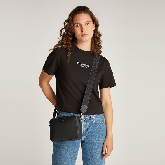 Calvin Klein CK Must Umhängetasche 21.5 cm