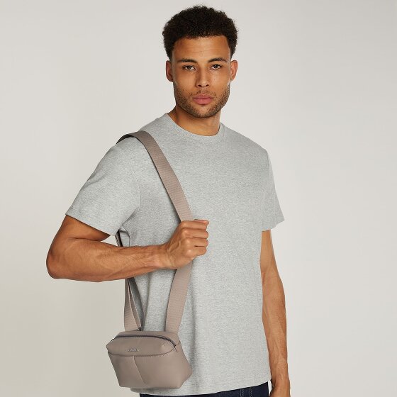 Calvin Klein Clean Essential Umhängetasche 20 cm Calvin Klein Clean Essential Umhängetasche 20 cm