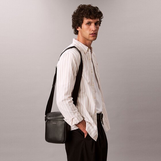 Calvin Klein Raised Umhängetasche 19 cm