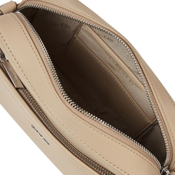 Calvin Klein CK Must Schultertasche 21.5 cm Calvin Klein CK Must Schultertasche 21.5 cm