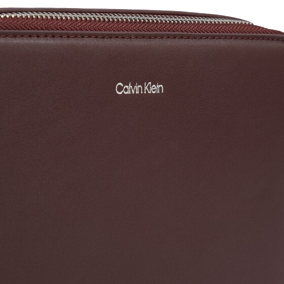 Calvin Klein CK Sleek Umhängetasche 23 cm