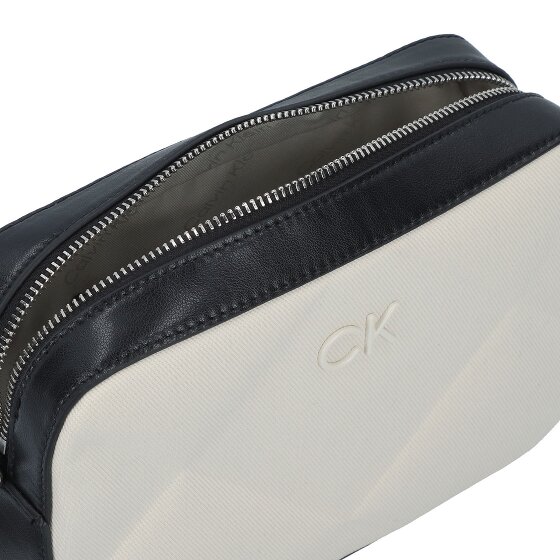 Calvin Klein Quilt Umhängetasche 23 cm Calvin Klein Quilt Umhängetasche 23 cm