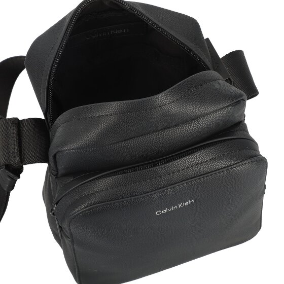 Calvin Klein CK Must Mini Bag Umhängetasche 18 cm Calvin Klein CK Must Mini Bag Umhängetasche 18 cm